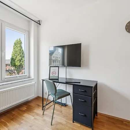 Helle 3 Zi Wohnung, Balkon, Tv, Zentral Apartamento *