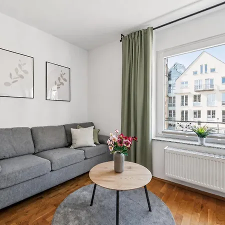 Helle 3 Zi Wohnung, Balkon, Tv, Zentral *
