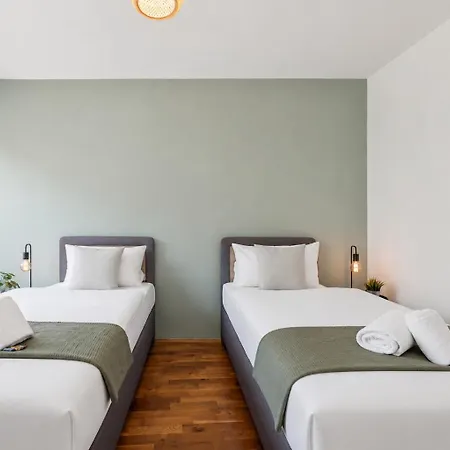 Helle 3 Zi Wohnung, Balkon, Tv, Zentral *